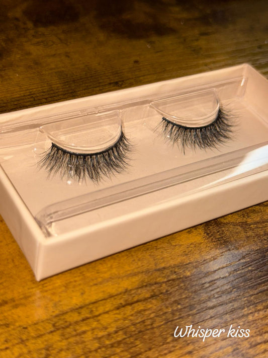Whisper Kiss lashes