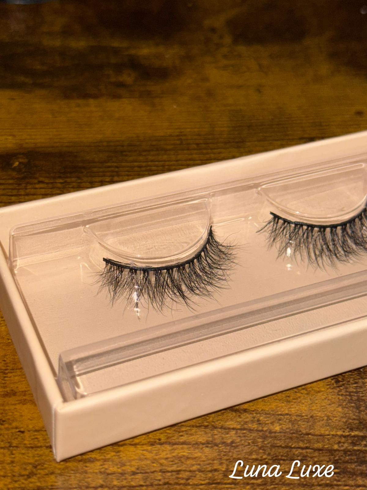 Luna Luxe lashes