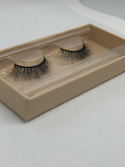 Whisper Kiss lashes