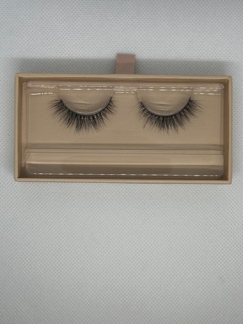 Whisper Kiss lashes